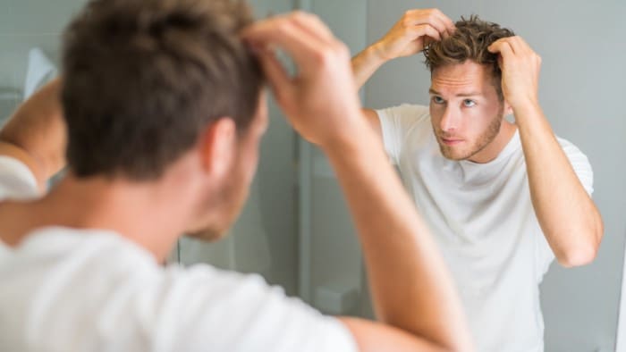 Jak pielęgnować męskie włosy?