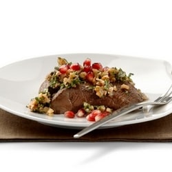 Stek z sarny z sosem orzechowym i granatami - Przepis gourmet | Philips