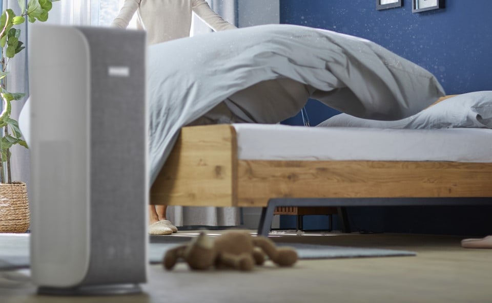 Oczyszczacz powietrza w sypialni poprawia jakość snu u alergików.