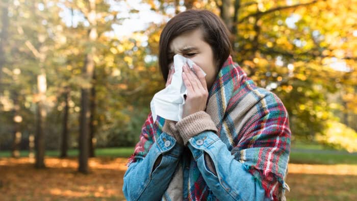 Jak nawilżanie powietrza pomaga w jesiennym sezonie chorobowym?