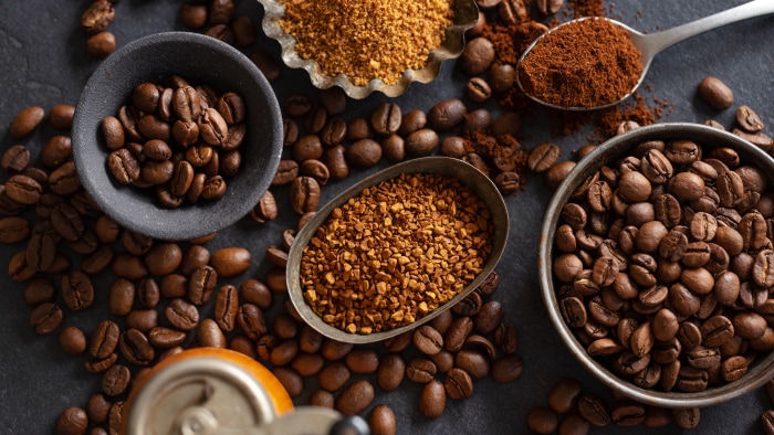 Kawa aromatyzowana – czy nadaje się do ekspresu?