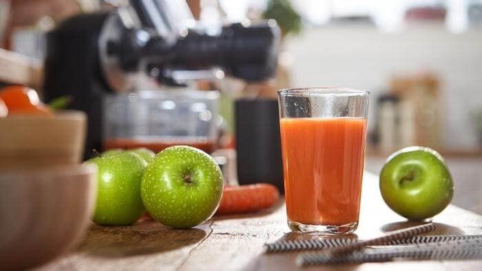 Przygotowywanie soków - blender czy wyciskarka?