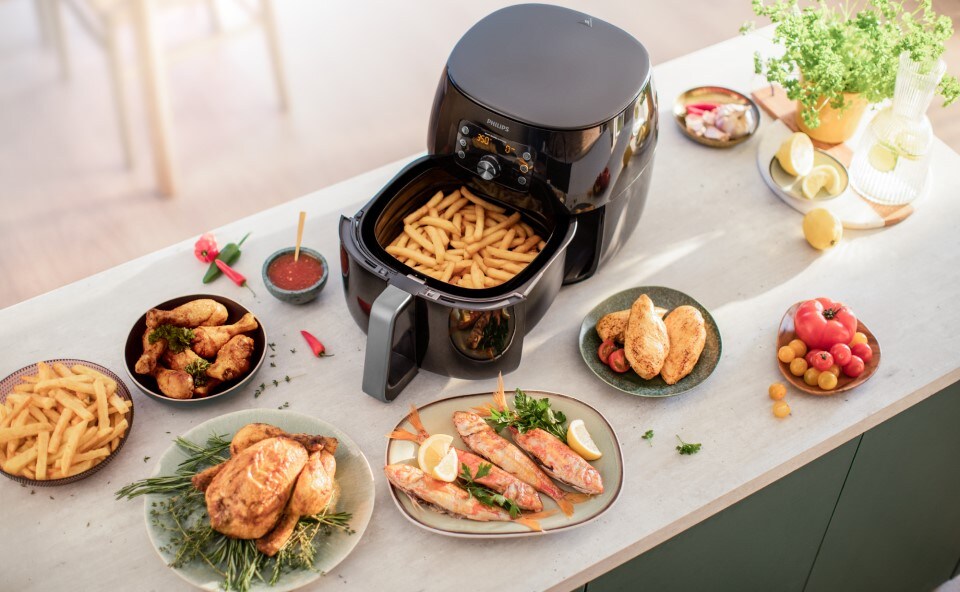 Ovi Airfryer przygotowuje dania za pomocą gorącego powietrza.