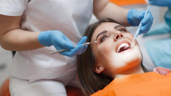 Pacjent periodontologiczny – zasady postępowania w gabinecie higieny jamy ustnej w oparciu o klasyfikację chorób przyzębia