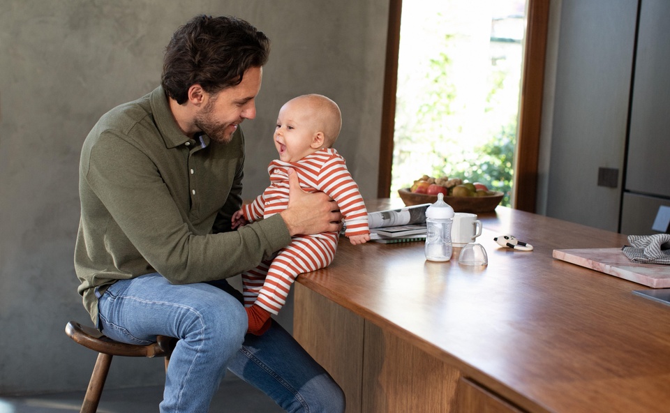 Zabawa z dzieckiem po karmieniu