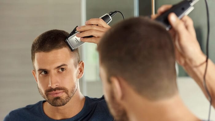Fryzura na żołnierza – poznaj super look dla zabieganego mężczyzny!
