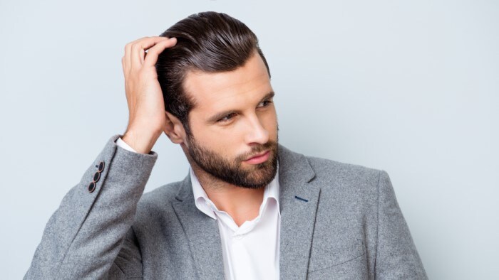 Najmodniejsze fryzury męskie – poradnik dla mężczyzn