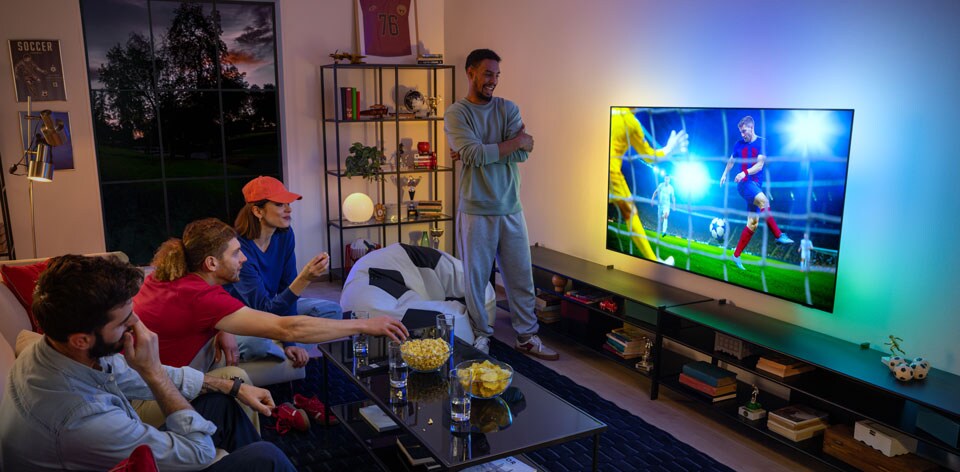 Oglądaj mecze na wysokiej jakości telewizorze z systemem Ambilight