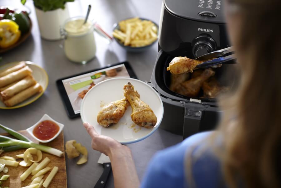 Philips Airfryer na stole